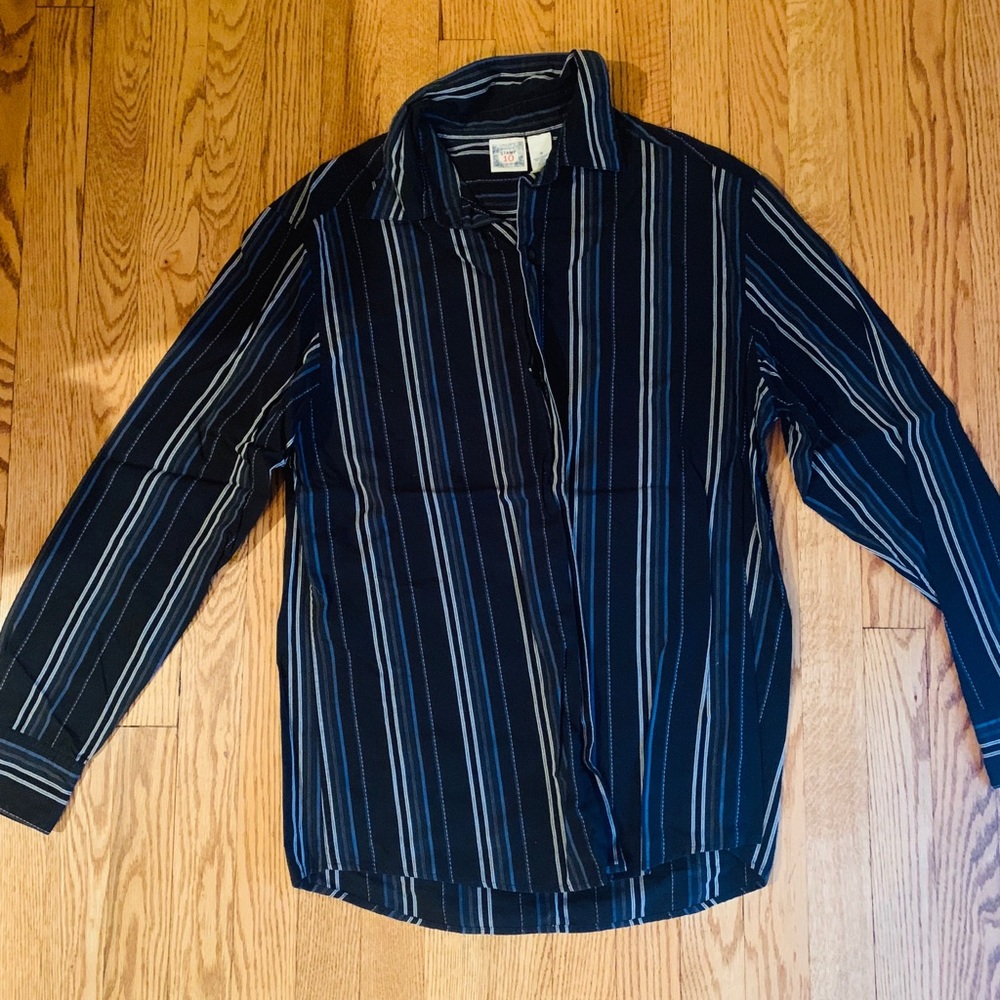Men’s Medium Stamp 10 Button Down